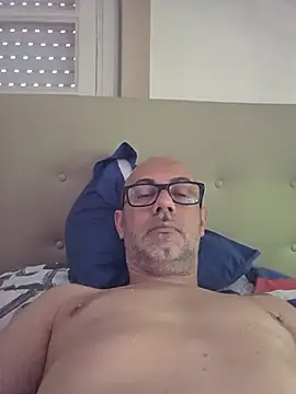 Snapshot of pareja47 chatting on June 2026 10:03:02 AM pareja47 online show from June 2026 10:03:02 AM