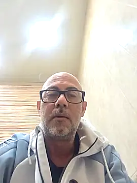 Snapshot of pareja47 chatting on April 2026 05:36:02 PM pareja47 online show from April 2026 05:36:02 PM