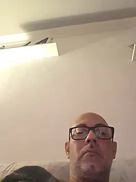 Snapshot of pareja47 chatting on August 2026 11:25:01 PM pareja47 online show from August 2026 11:25:01 PM