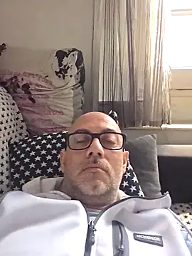 pareja47 online show from April 2026 09:00:01 AM