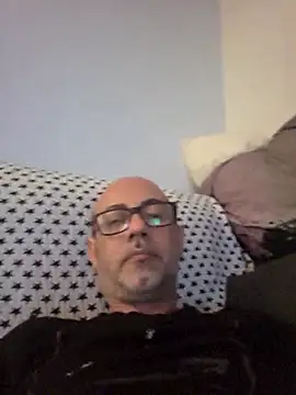 Snapshot of pareja47 chatting on April 2026 11:03:02 PM pareja47 online show from April 2026 11:03:02 PM