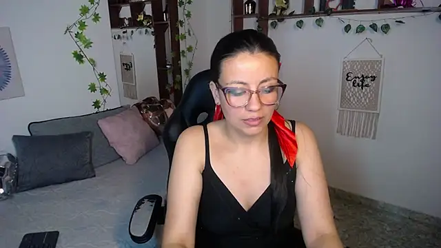 QueenRose94 online show from February 2026 02:52:02 PM