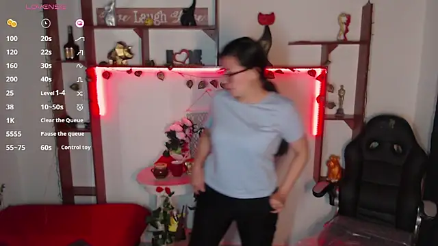 Snapshot of QueenRose94 chatting on March 2026 12:27:01 PM QueenRose94 online show from March 2026 12:27:01 PM