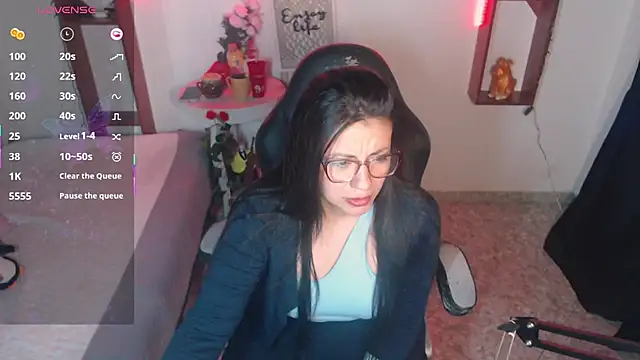 Snapshot of QueenRose94 chatting on March 2026 12:49:02 PM QueenRose94 online show from March 2026 12:49:02 PM