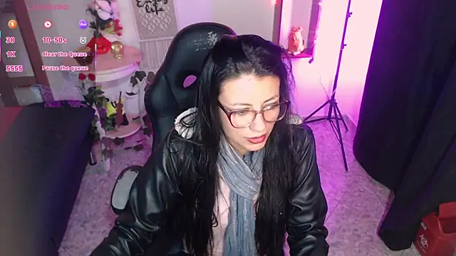 Snapshot of QueenRose94 chatting on March 2026 12:21:03 PM QueenRose94 online show from March 2026 12:21:03 PM