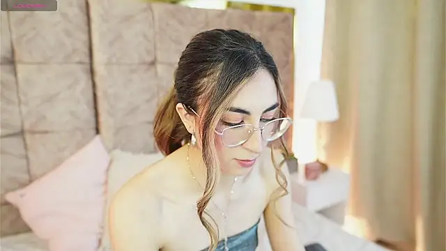 EmmaClark   online show from February 2026 01:57:02 PM