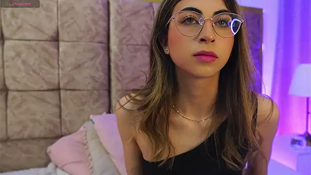 EmmaClark   online show from March 2026 01:15:02 PM