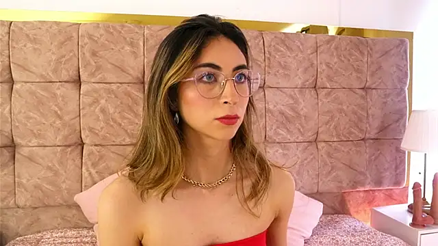 EmmaClark   online show from April 2026 07:43:02 PM