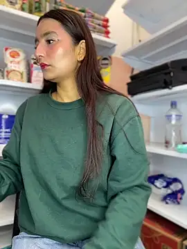 -BabyLuna online show from April 2026 12:33:01 PM