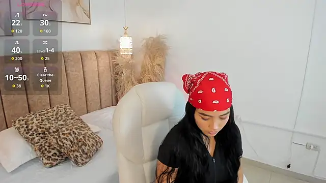 Snapshot of Yaasmin_ chatting on February 2026 06:32:01 PM Yaasmin online show from February 2026 06:32:01 PM