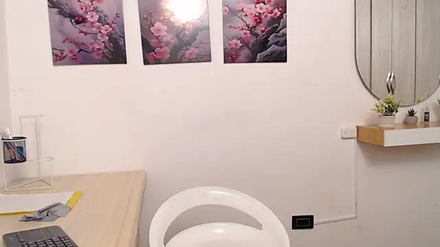 Kitty f00x online show from March 2026 07:19:01 PM