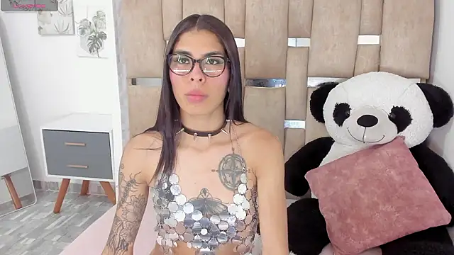 Snapshot of ValentiinaMoon chatting on February 2026 08:05:02 PM ValentiinaMoon online show from February 2026 08:05:02 PM