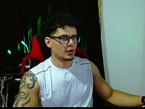 Logan0626 online show from February 2026 12:18:01 AM