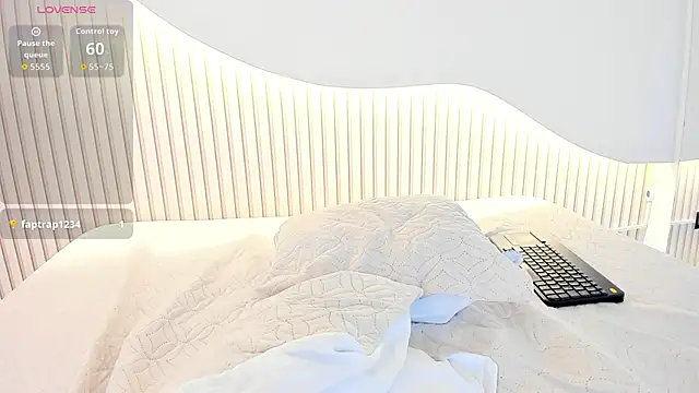 Kloe skinny online show from April 2026 07:58:02 PM