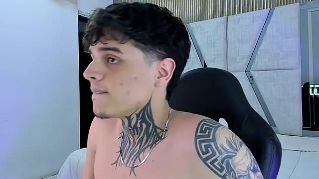 Snapshot of Declan-Foxx chatting on April 2026 08:54:02 PM Declan-Foxx online show from April 2026 08:54:02 PM