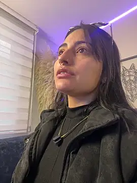 Nanda vixen  online show from May 2026 11:57:01 AM