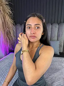 Nanda vixen  online show from April 2026 09:04:01 PM