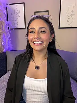 Nanda vixen  online show from May 2026 11:00:02 PM