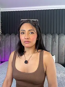 Nanda vixen  online show from April 2026 11:28:01 PM