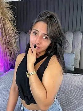 Nanda vixen  online show from April 2026 11:29:01 PM
