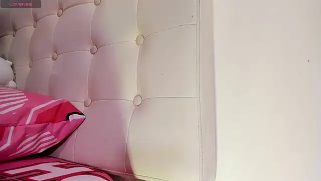 MiaEvans0 online show from April 2026 03:00:02 AM