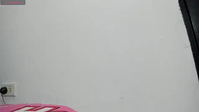 MiaEvans0 online show from May 2026 06:49:01 PM