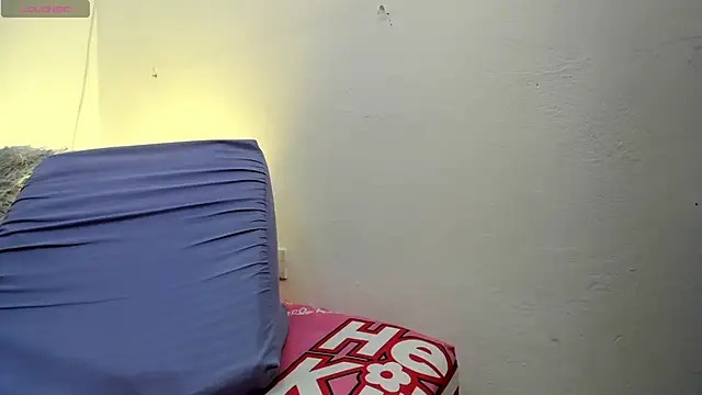 MiaEvans0 online show from May 2026 06:59:01 PM