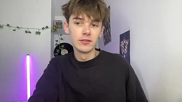 YourMilkyGuy online show from May 2026 04:12:01 PM