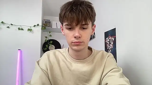 YourMilkyGuy online show from April 2026 01:02:02 PM