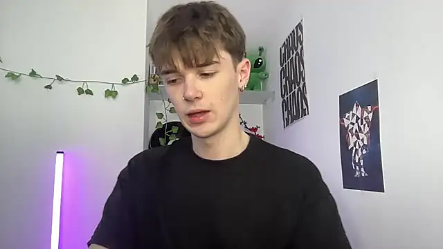 YourMilkyGuy online show from April 2026 04:00:01 PM