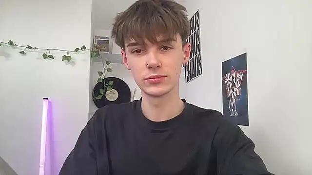 YourMilkyGuy online show from April 2026 02:02:01 PM