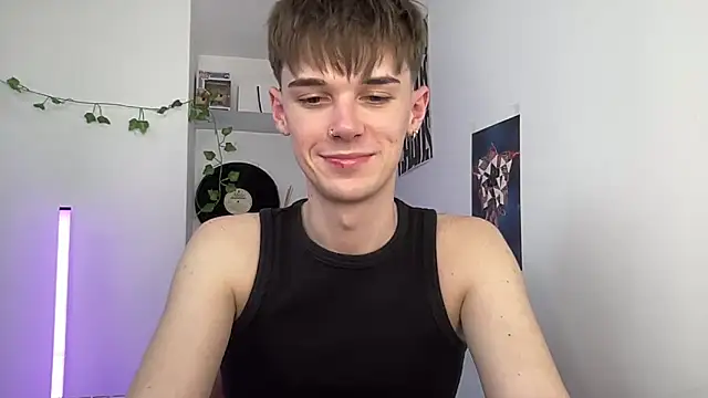 YourMilkyGuy online show from May 2026 03:18:02 PM