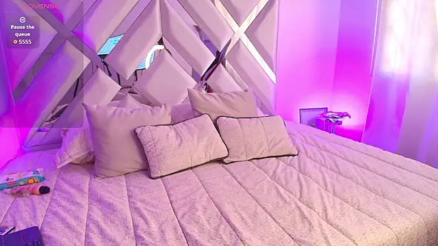 Ariana Castillo   online show from February 2026 01:43:01 PM