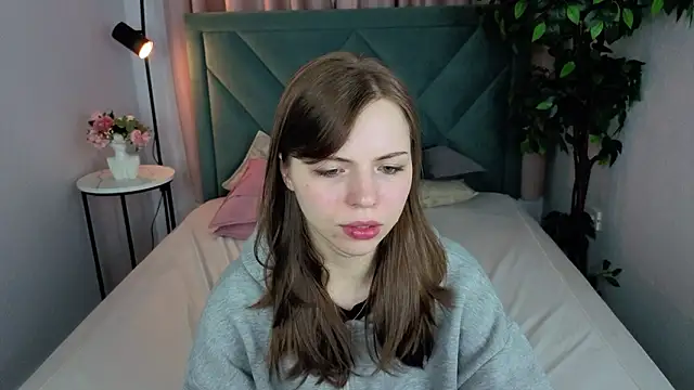 Snapshot of LesleySky chatting on February 2026 07:24:01 PM LesleySky online show from February 2026 07:24:01 PM