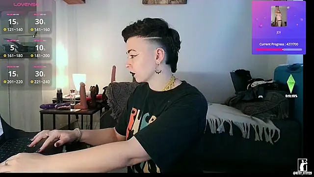 kittyfitty29 online show from April 2026 08:26:01 PM