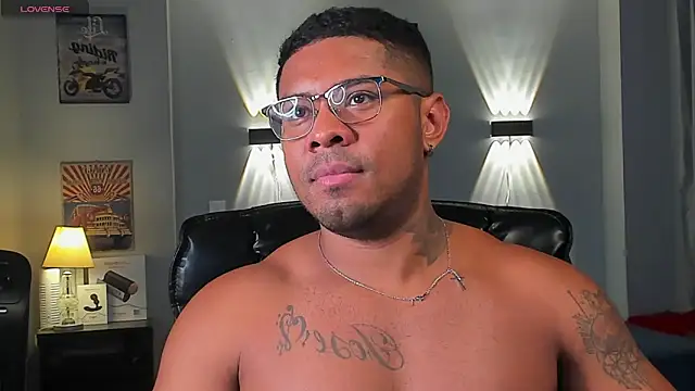 Snapshot of LEOHRDZ chatting on March 2026 09:42:02 AM LEOHRDZ online show from March 2026 09:42:02 AM