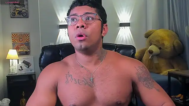 Snapshot of LEOHRDZ chatting on February 2026 11:25:02 PM LEOHRDZ online show from February 2026 11:25:02 PM