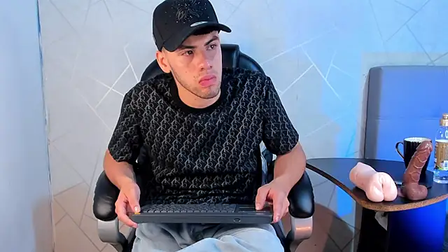 Milo Thompson online show from March 2026 04:14:01 AM