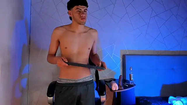 Milo Thompson online show from March 2026 05:41:01 AM