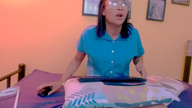 Snapshot of sexiempoderada18 chatting on February 2026 01:33:01 PM sexiempoderada18 online show from February 2026 01:33:01 PM