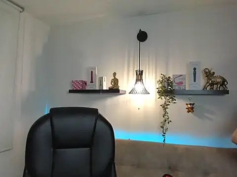 naomy stanley online show from April 2026 11:30:02 PM