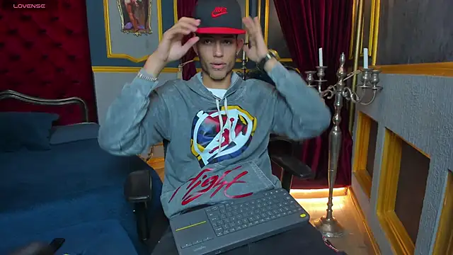 ItsZairen online show from March 2026 06:38:02 AM