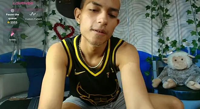 ItsZairen online show from February 2026 03:18:01 AM