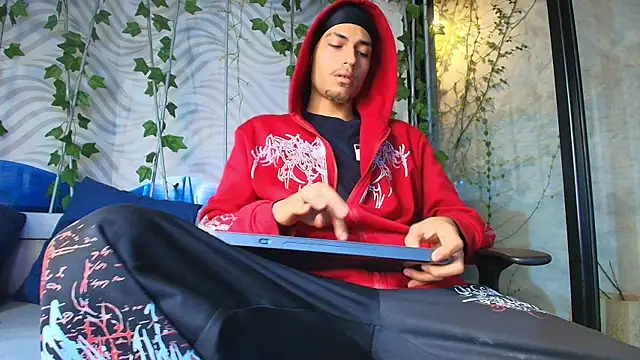 ItsZairen online show from May 2026 03:56:02 AM