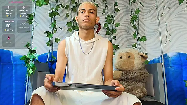 ItsZairen online show from February 2026 04:09:02 AM