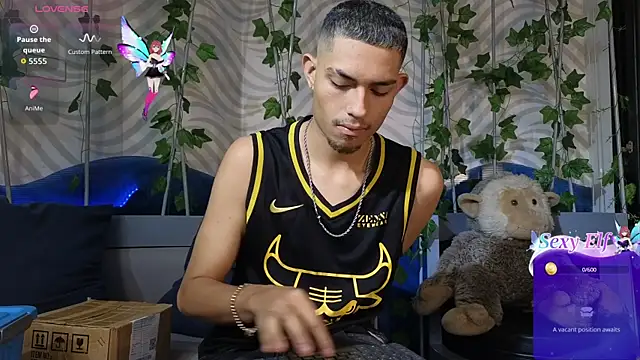 ItsZairen online show from June 2026 04:28:01 AM