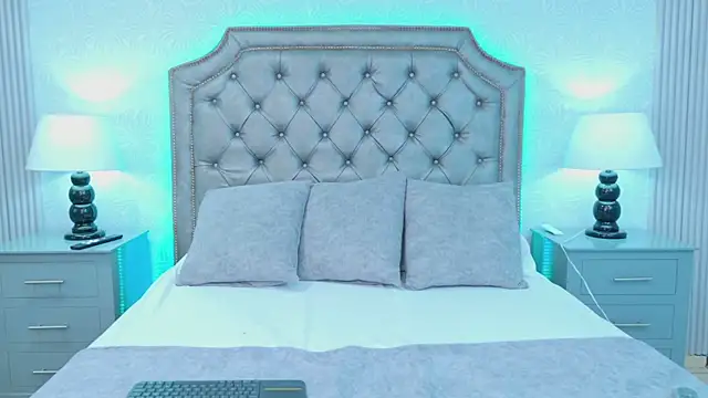 LaurenHazell online show from February 2026 04:12:01 AM