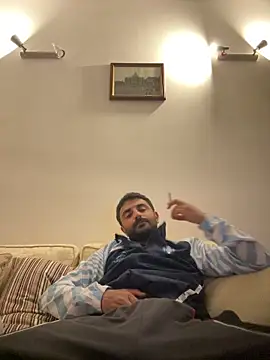 elia2711 online show from April 2026 01:07:02 AM