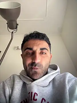 elia2711 online show from March 2026 01:01:01 PM