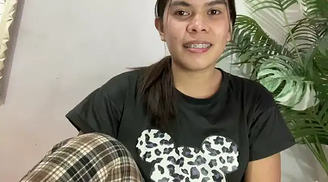 Snapshot of Mooree_naba chatting on March 2025 05:07:01 AM Mooree naba online show from March 2025 05:07:01 AM